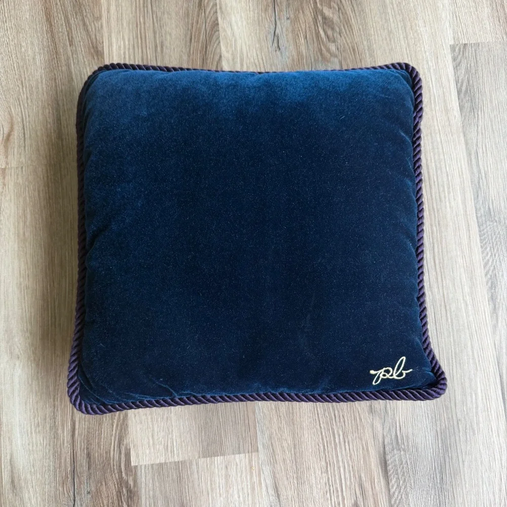 Pottery Barn Navy Blue Velvet Embroidered Hands Daisy Throw Pillow Gold Trim 15